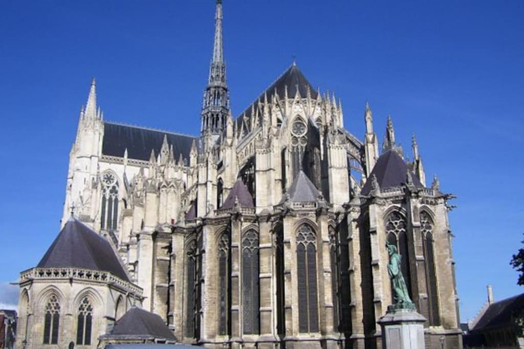 Super Studio Au Pied De La Cathedrale Lägenhet Amiens Exteriör bild